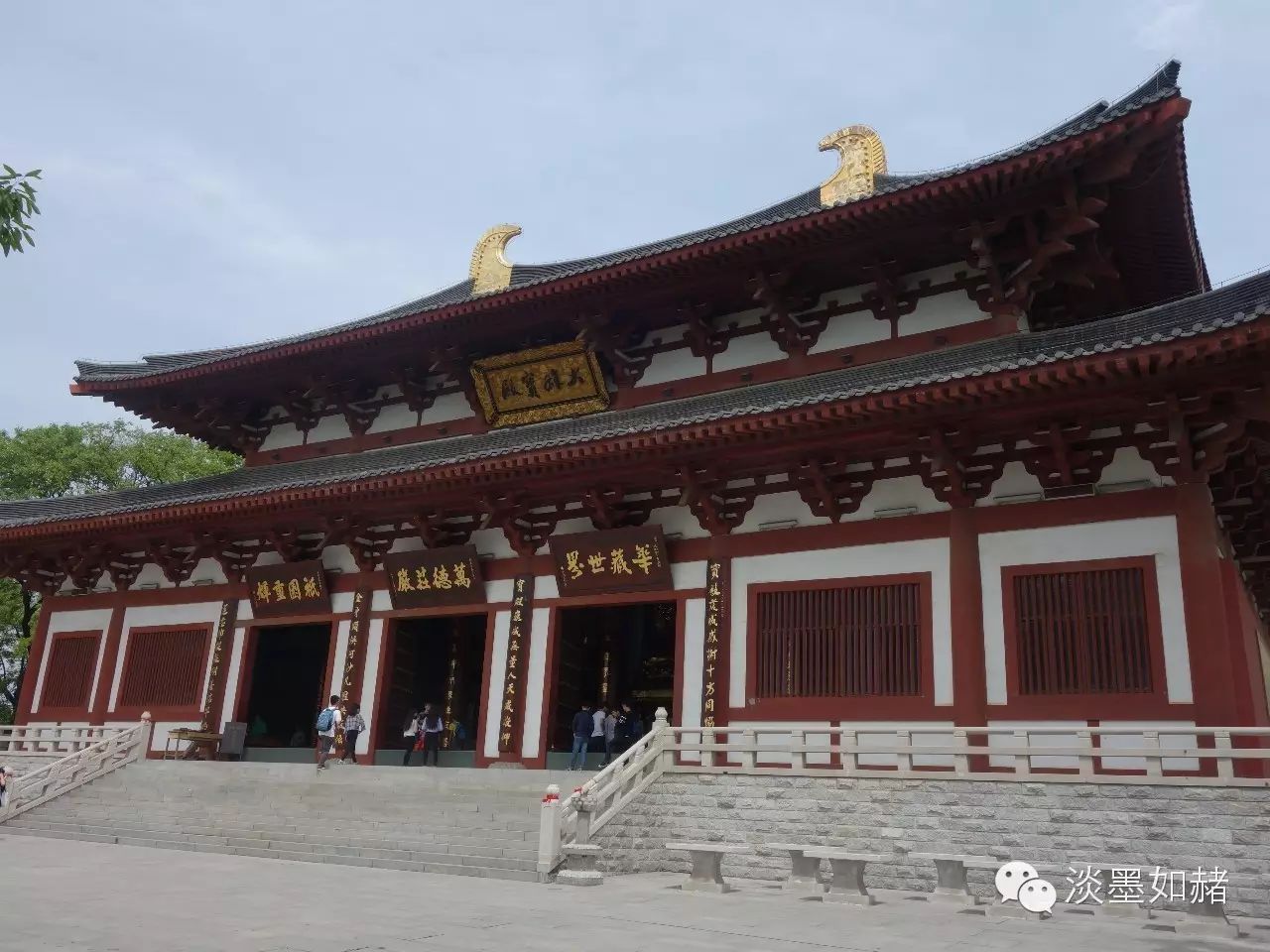 紫蓬山上有皖中千古名寺西庐寺,正是始于汉末李陵庙,至李唐年间钦赐额