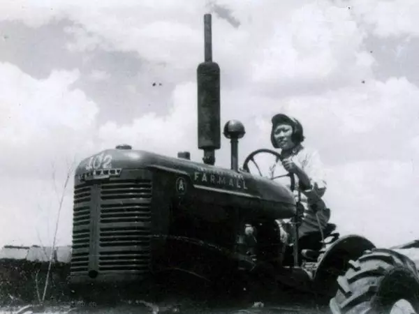 前后三十年 <wbr><wbr>·<wbr><wbr>中国妇女地位冰火两重天