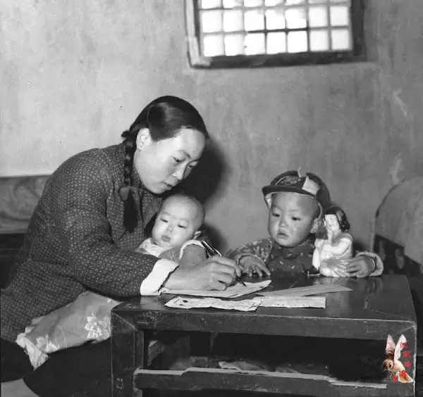 前后三十年 <wbr><wbr>·<wbr><wbr>中国妇女地位冰火两重天