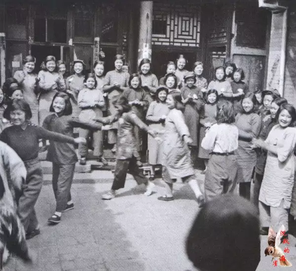 前后三十年 <wbr><wbr>·<wbr><wbr>中国妇女地位冰火两重天