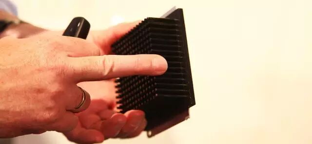 芝麻一样小的矩阵大灯，你见过么？