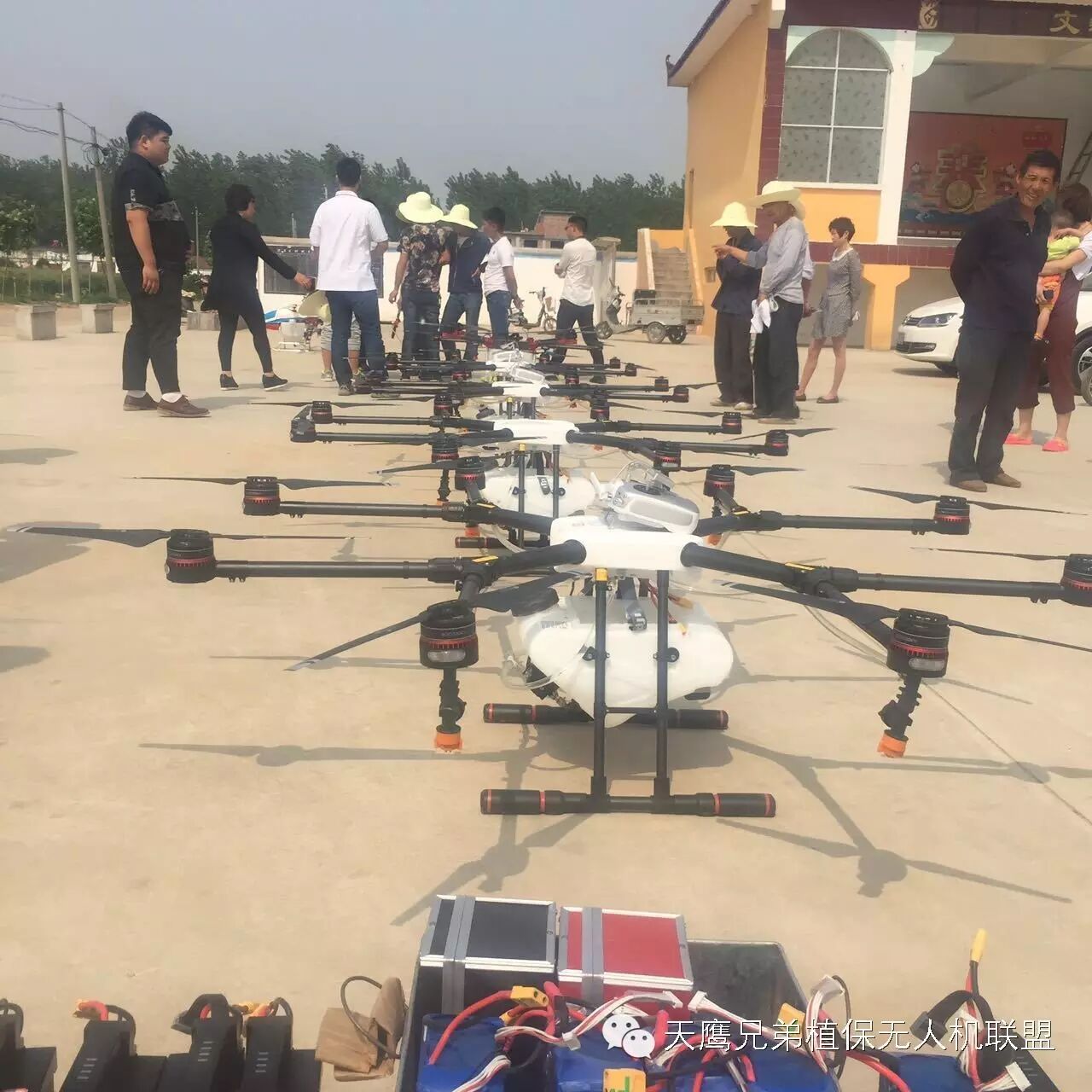 【飛防快訊】 飛機(jī)打藥來(lái)俺村！