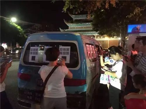 宜宾这些老板胆子好大哦，在街上乱拉人，没有