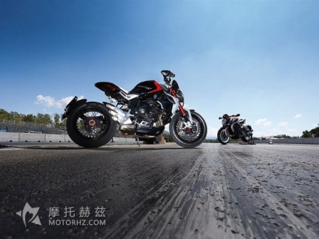 2015款mv奥古斯塔dragster800rr