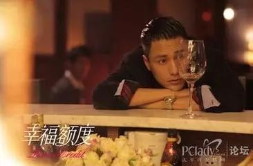 喝酒的男人