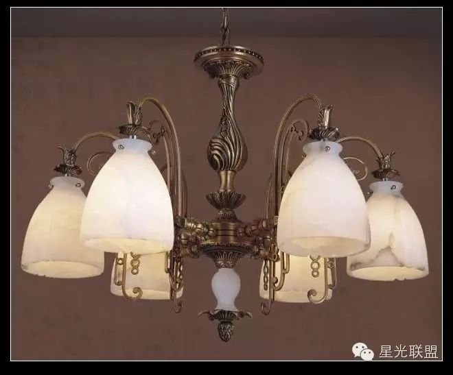 中西交融,古今结合的风格,既古朴清新又有浓厚的人文色彩,这正是云石