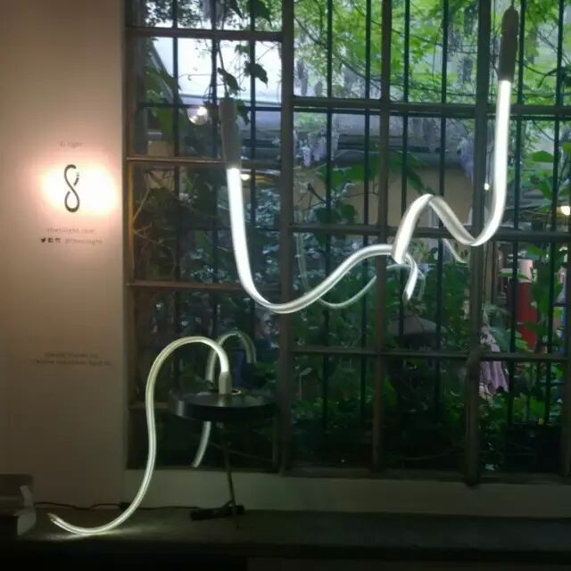 走马观灯｜这灯管可以随意折弯？活久见！