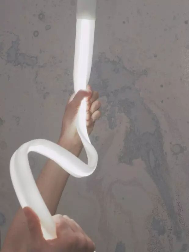 走马观灯｜这灯管可以随意折弯？活久见！