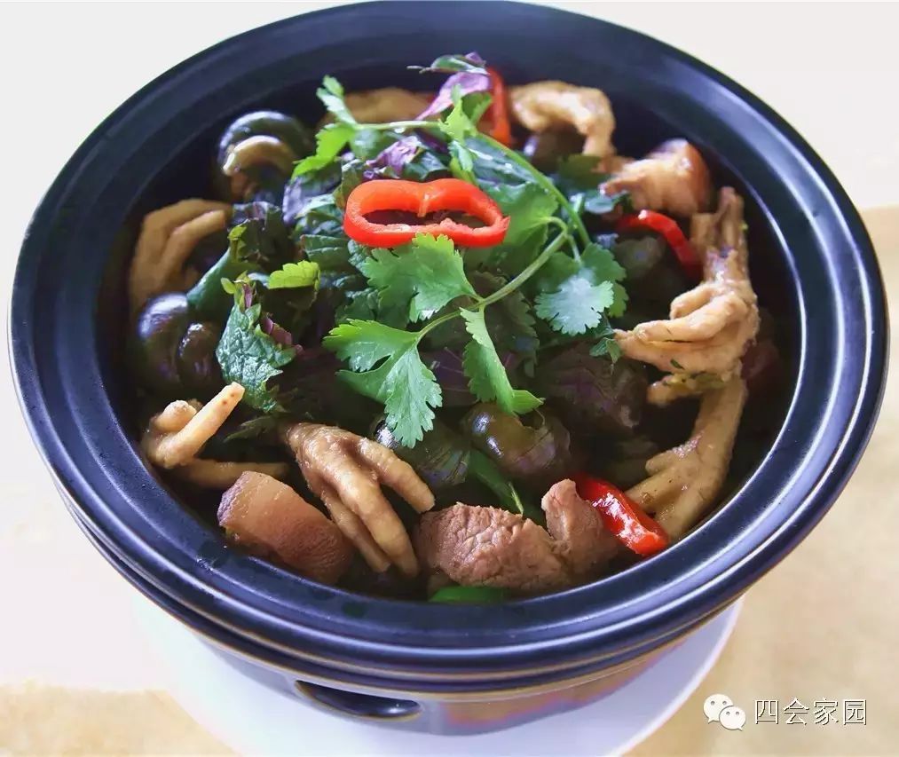 陪阿妈过来吃饭就送黑豆塘鲺汤!