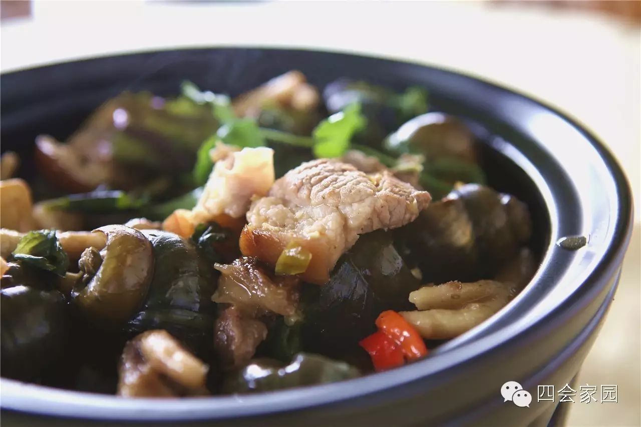 陪阿妈过来吃饭就送黑豆塘鲺汤!