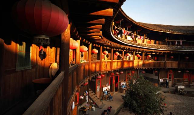 现实中的福建土楼，是不是和《大鱼海棠》一样美？