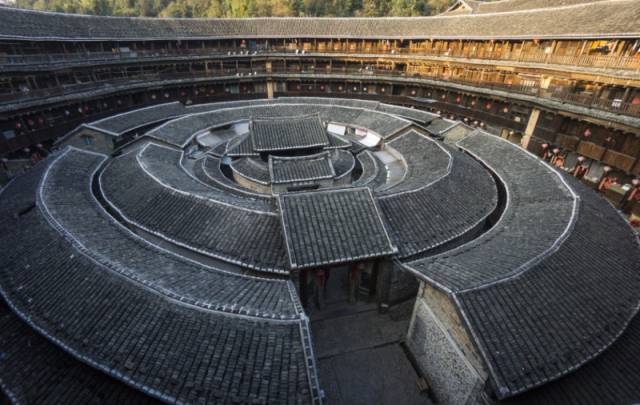 现实中的福建土楼，是不是和《大鱼海棠》一样美？