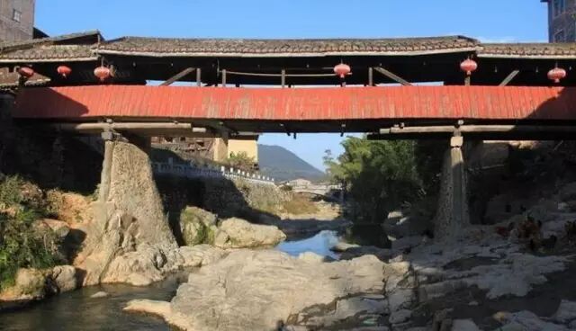 现实中的福建土楼，是不是和《大鱼海棠》一样美？