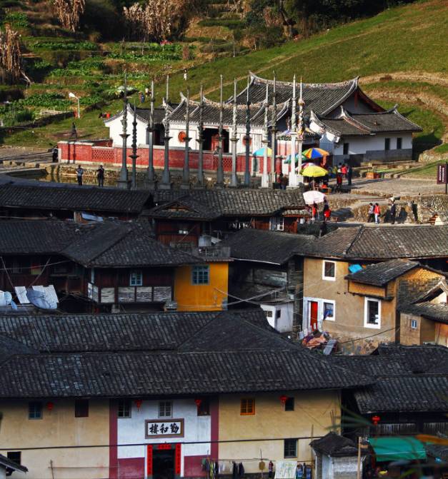 现实中的福建土楼，是不是和《大鱼海棠》一样美？