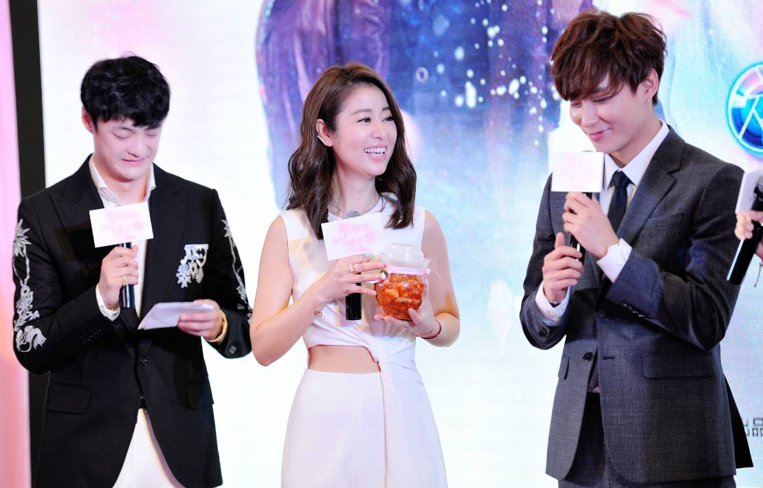 头条:金圣柱泡菜求婚林心如 贾乃亮心急隔空抢亲