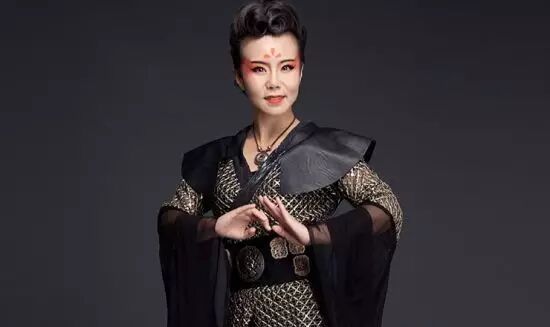 龚琳娜:做人还是做鬼?