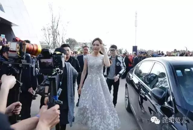 唐嫣、韩庚空降昆明花之城,只为了……