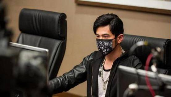 周杰伦成立游戏战队,王思聪怒告手游索赔65万,格力手机...