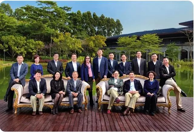 腾格尔饭局视频流出,杨澜、刘亦菲尖叫;据说华为的接班...