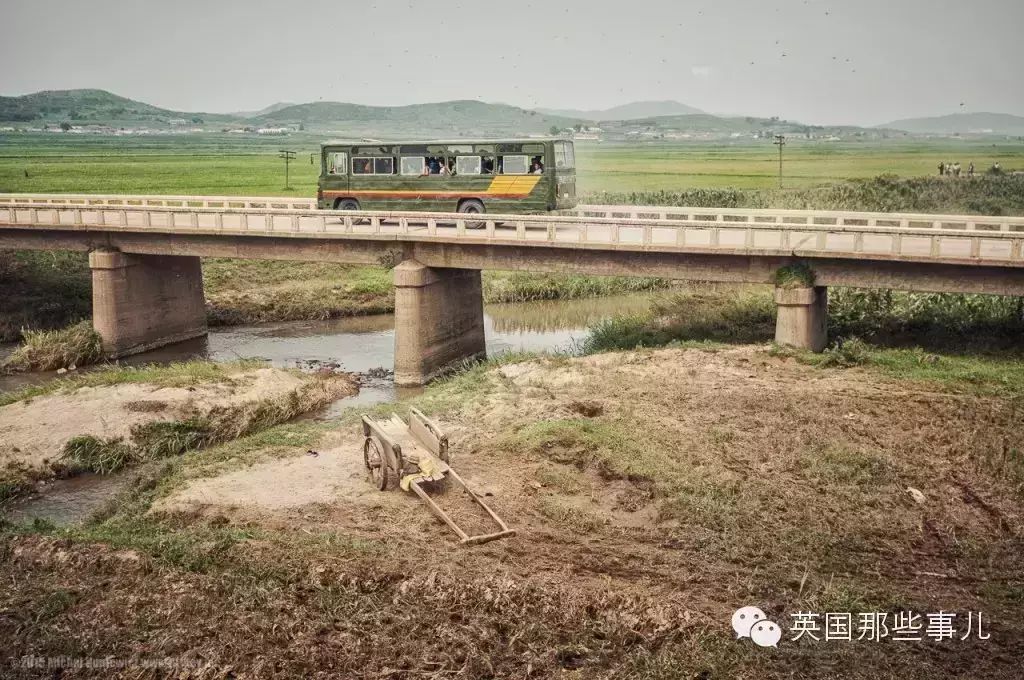 他在朝鲜冒死拍出这套游记 给世界打开了新大门