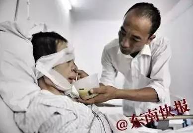 脸部生蛆女子去世 生前夜场弹古筝视频曝光