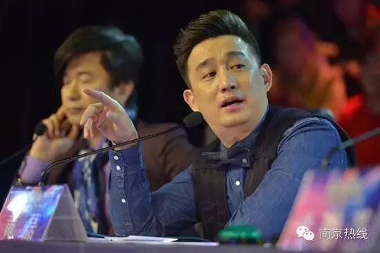 他是谢娜的艺考老师,和张国荣对过戏,黄渤尊称他为师爷