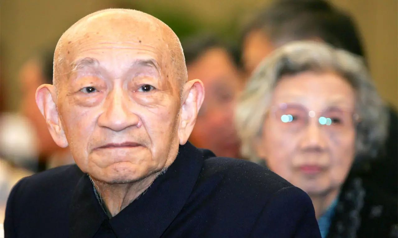 游走在人神之间的百年传棋吴清源