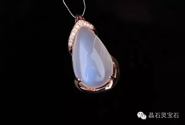 揭秘阿肯宝石的神秘面纱