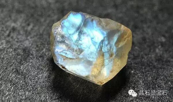 揭秘阿肯宝石的神秘面纱