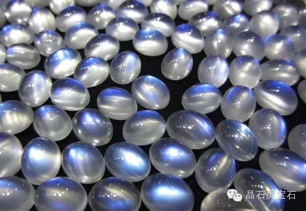 揭秘阿肯宝石的神秘面纱