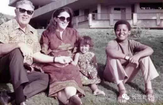 19岁怀孕、22岁离婚,又患癌症,但她却把儿子培养成美国总统!-怀孕期