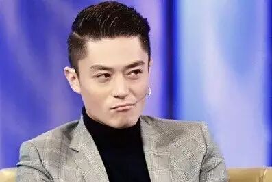 在线等 挺急的!霍建华短信找我借钱,我借不借?