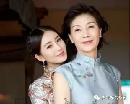 刘诗诗10亿彩礼的背后,离不开这个女人……好有道理!