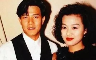 黄晓明的初恋情人竟然长这样?盘点娱乐圈男神们的初恋女...