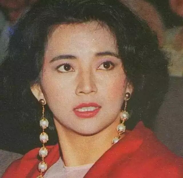 孙俪姨奶奶胡慧中,台湾四大美女之一,神似林青霞,美翻...