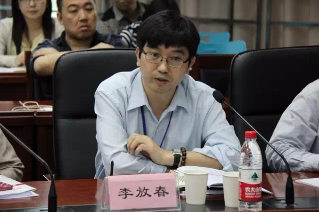 有了这两条路线，所以毛泽东既是“国父”也是“革命导师”。