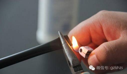 家里这些都是宝贝，你居然都扔了，太浪费了！