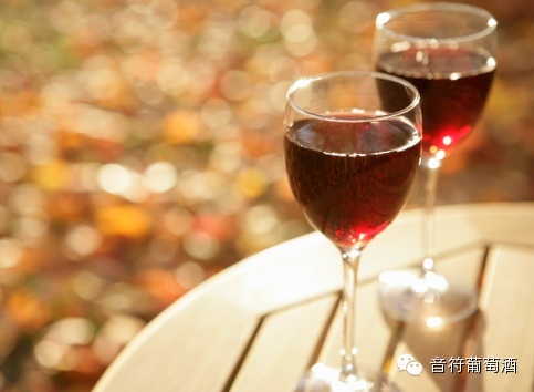 「葡萄酒语录」那些说到心坎上的句子,酒未品,心已醉.