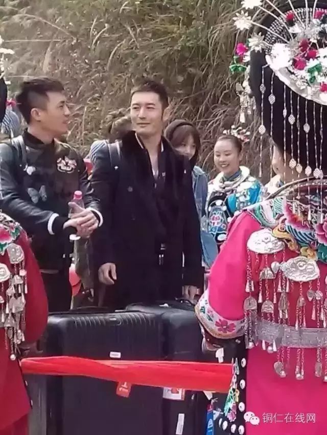 黄晓明.杜淳.陈乔恩.郑爽.包贝尓等明星就在凤凰周边拍戏了