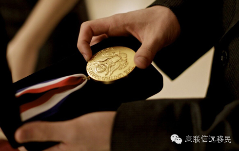 【快讯】2015美国总统学者奖揭晓：华裔学生约占1/5