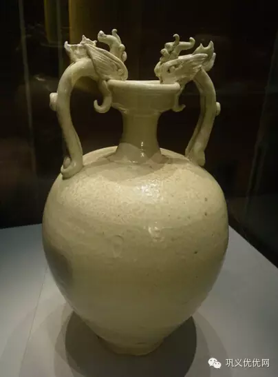 巩义窑 唐 白釉双龙柄尊