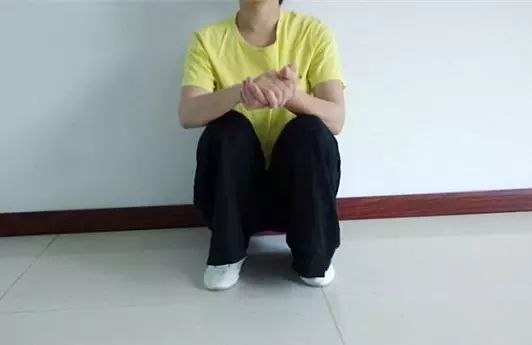 【侧面示范】 (图片及说明感谢善护念师兄)
