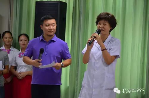 我省眼科權(quán)威劉蘇冰博士，也來到現(xiàn)場為大家解答關(guān)于眼睛保健和眼疾治療的相關(guān)問題