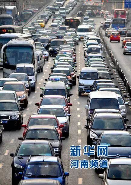 四桥一路的拥挤状况（2011年1月摄）