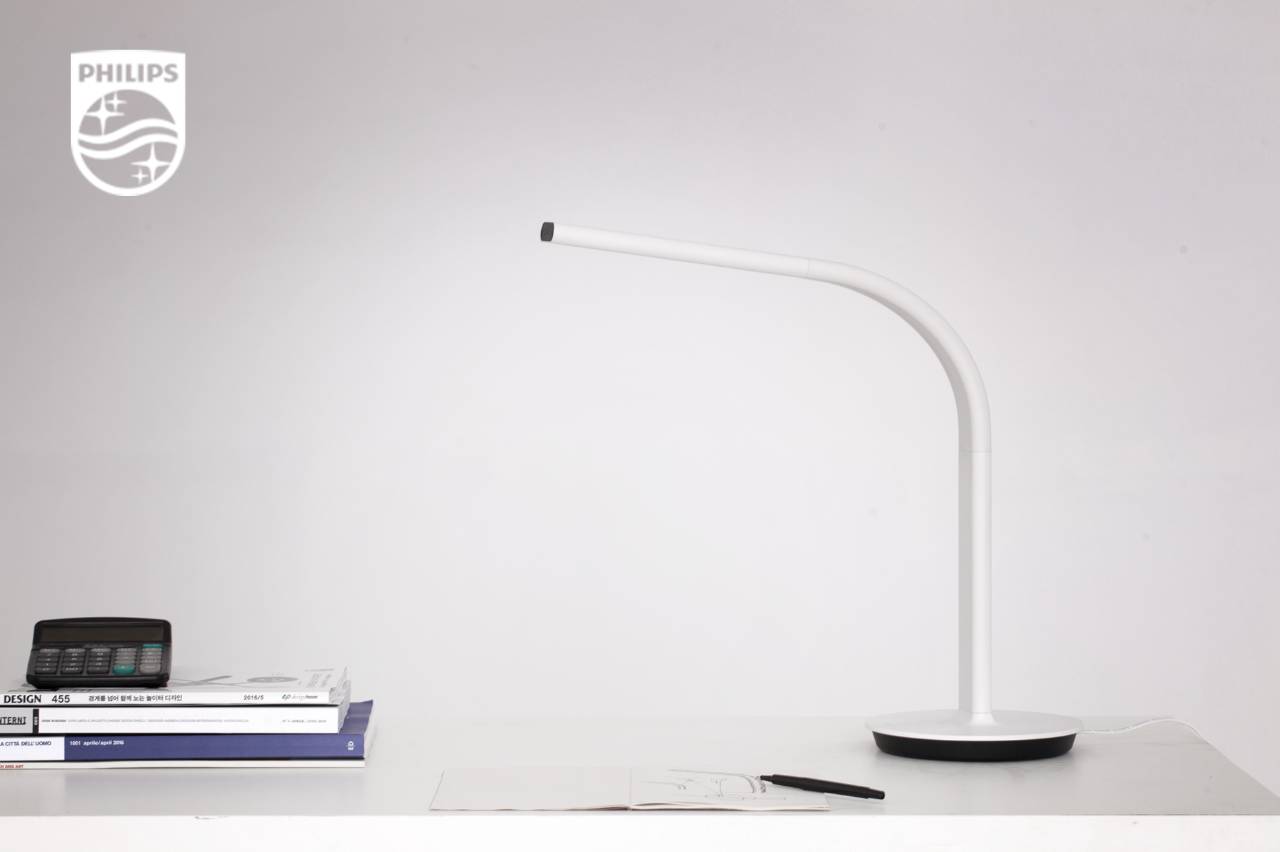 不只是台灯更是光环境优化大师——飞利浦智睿台灯二代，正在小米智能家庭APP众筹ING