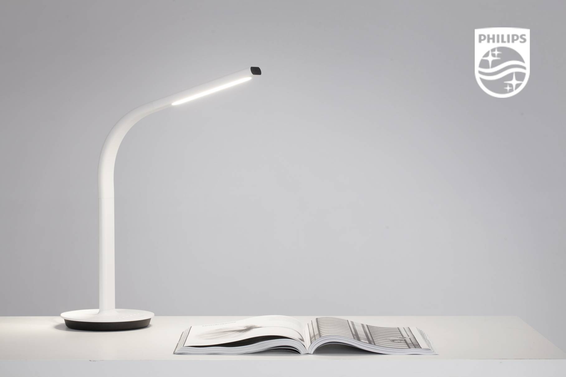 飞利浦+小米智慧家庭米家强强联合重磅推出：飞利浦智睿台灯二代！