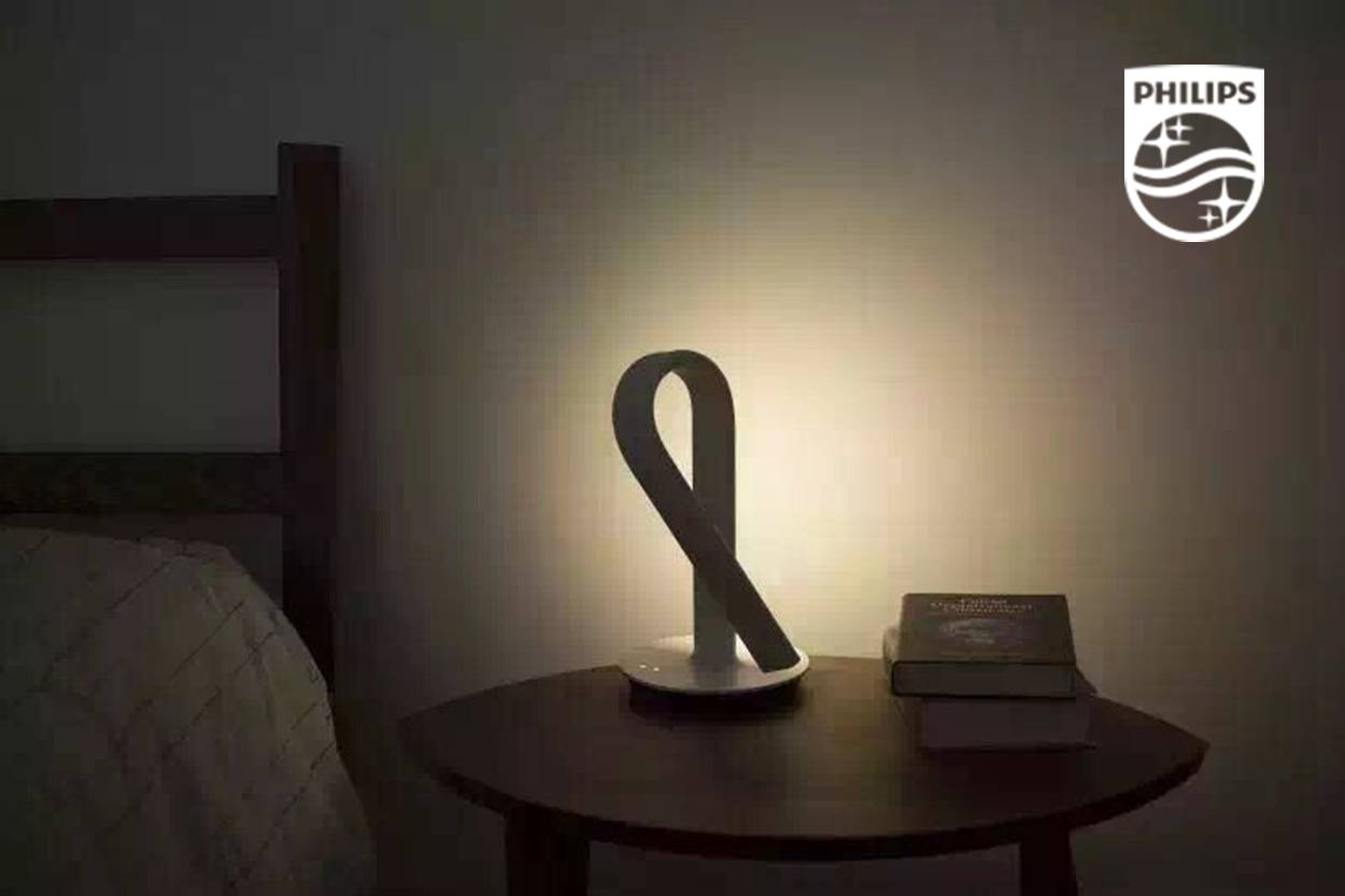 飞利浦+小米智慧家庭米家强强联合重磅推出：飞利浦智睿台灯二代！