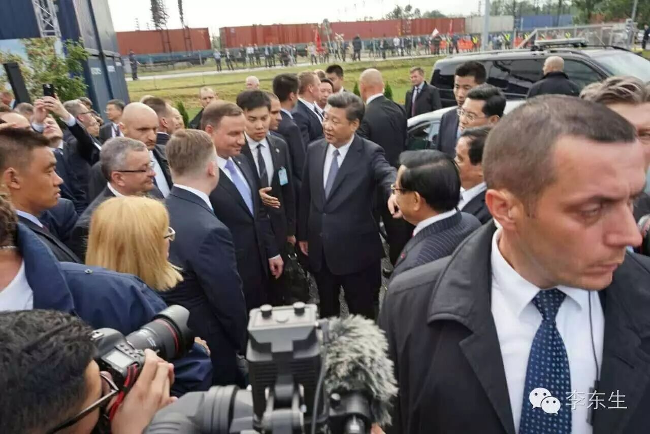 【跟着习主席去波兰】TCL电视物料乘中欧班列到欧洲，受到中波元首迎接