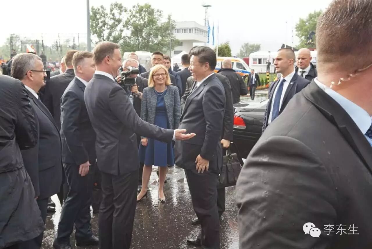 【跟着习主席去波兰】TCL电视物料乘中欧班列到欧洲，受到中波元首迎接