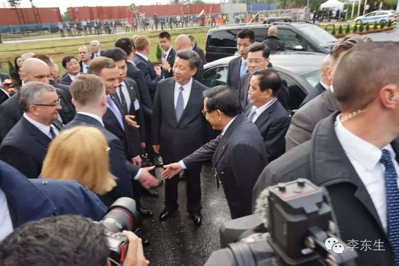 【跟着习主席去波兰】TCL电视物料乘中欧班列到欧洲，受到中波元首迎接